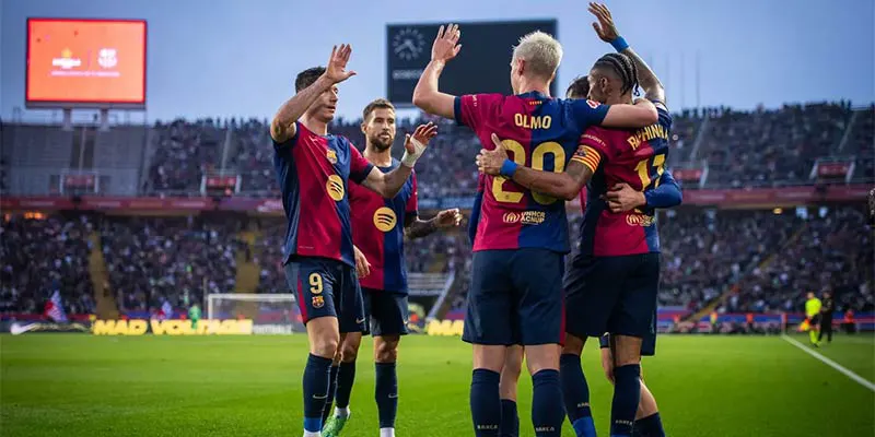 Barca đang ngày càng bỏ xa “đại kình địch” Real về điểm số